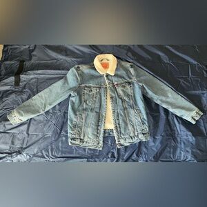 Levi’s Jean Jacket - Sherpa lined